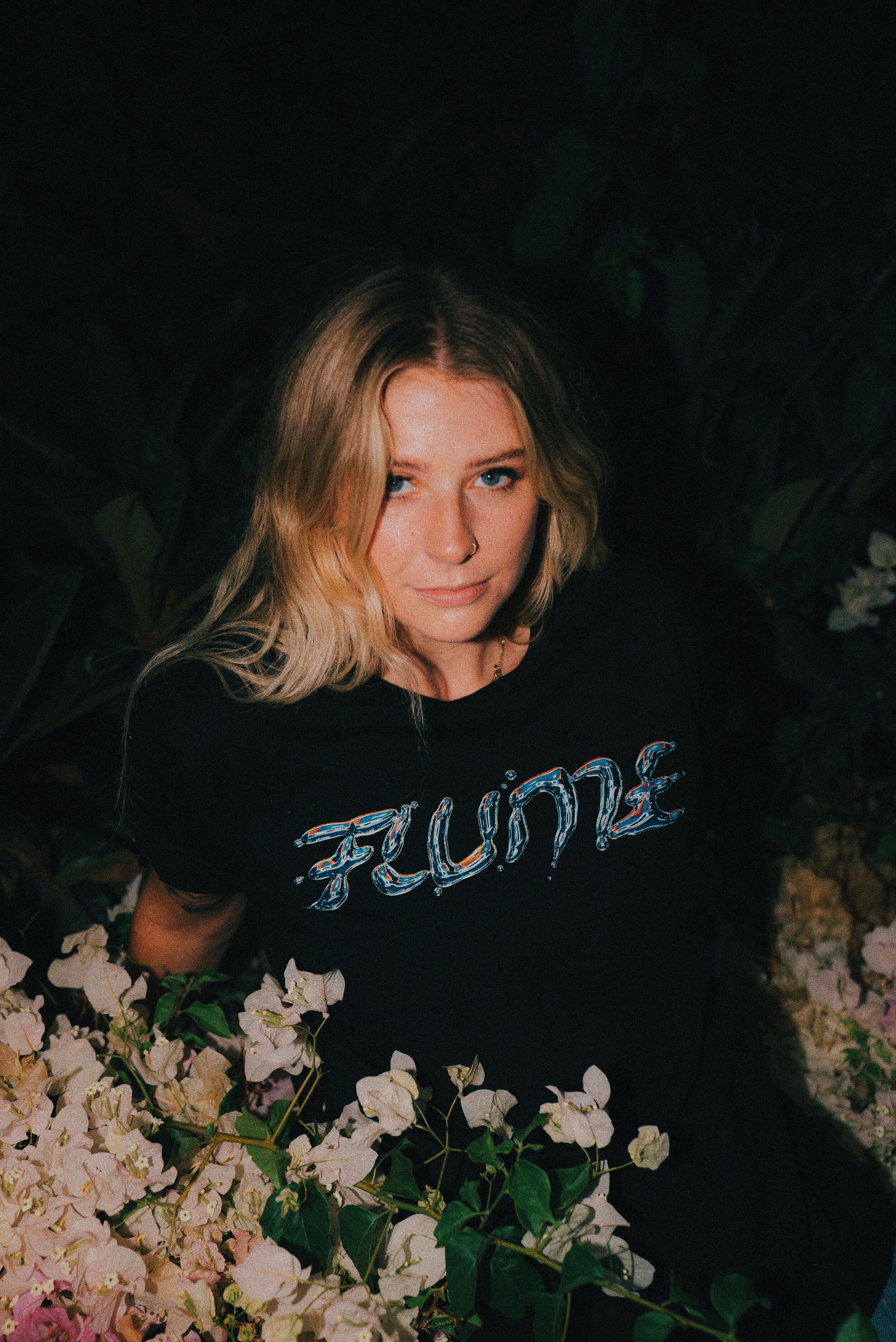 flume - horizontal logo tee - 6.JPG