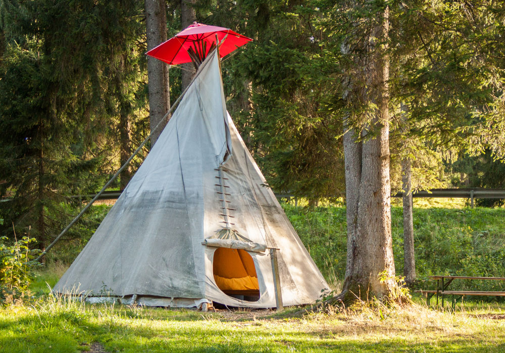 camping-saignelegier_ambiance_tipis3.jpg