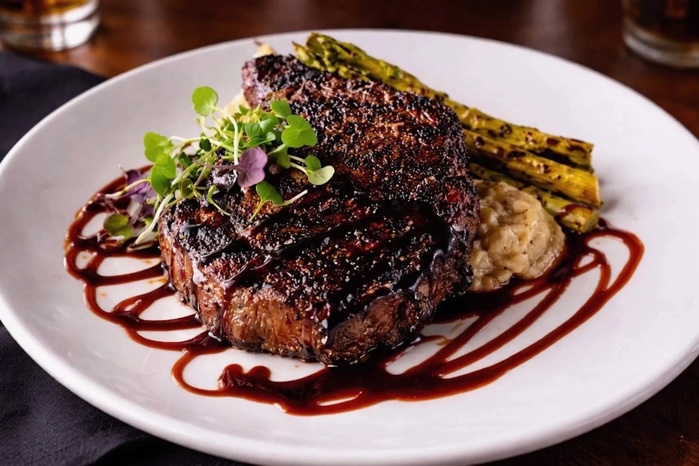 Trolley Steaks &amp; Seafood: Local Plates, Pours &amp; Players