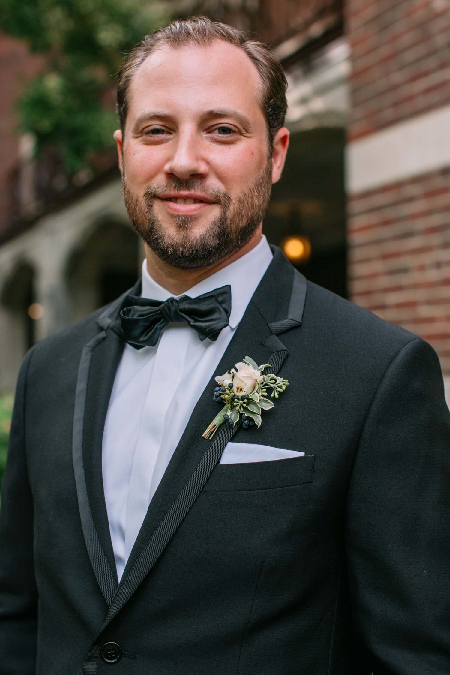 groom boutonniere