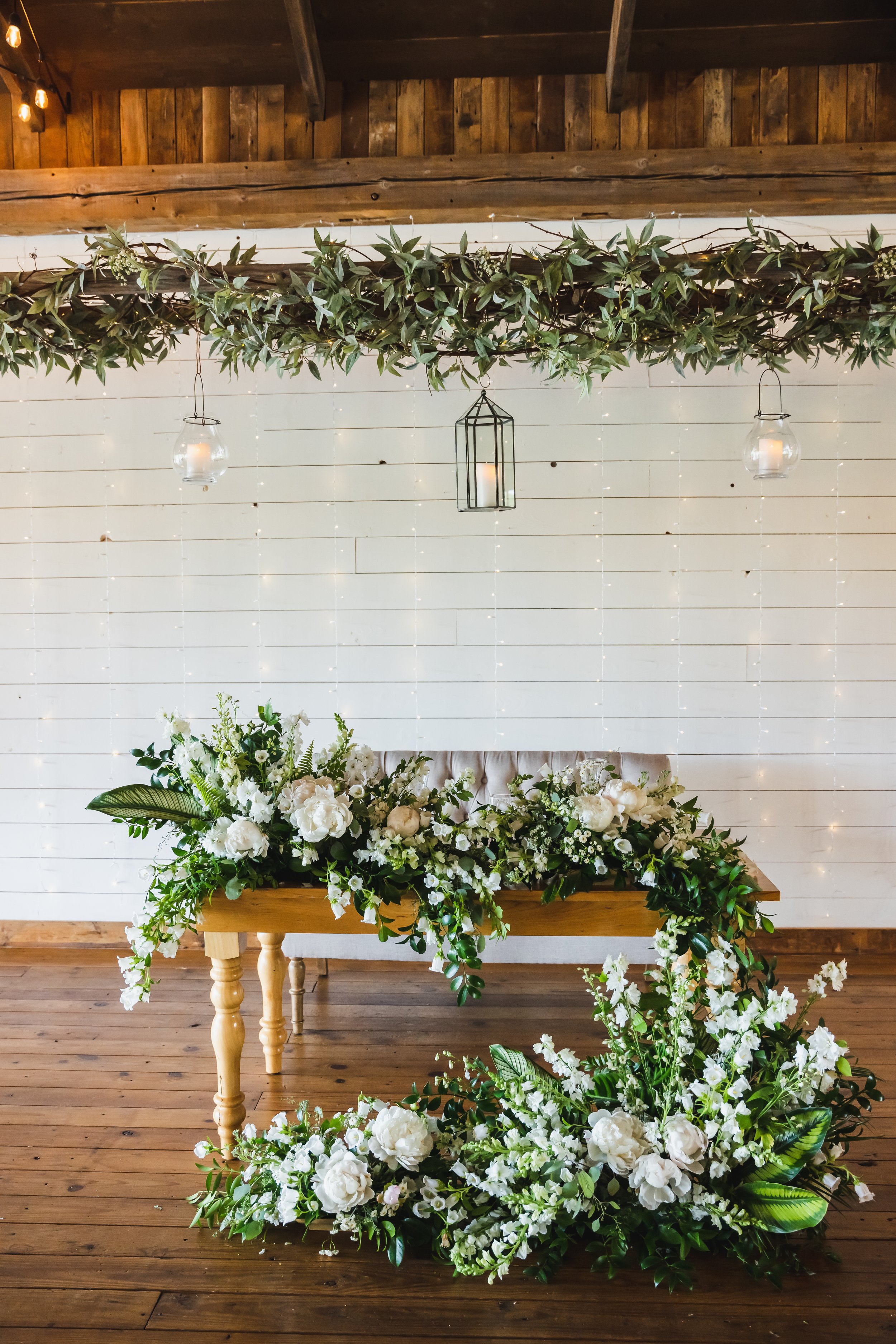 sweetheart table by red poppy floral design ann arbor