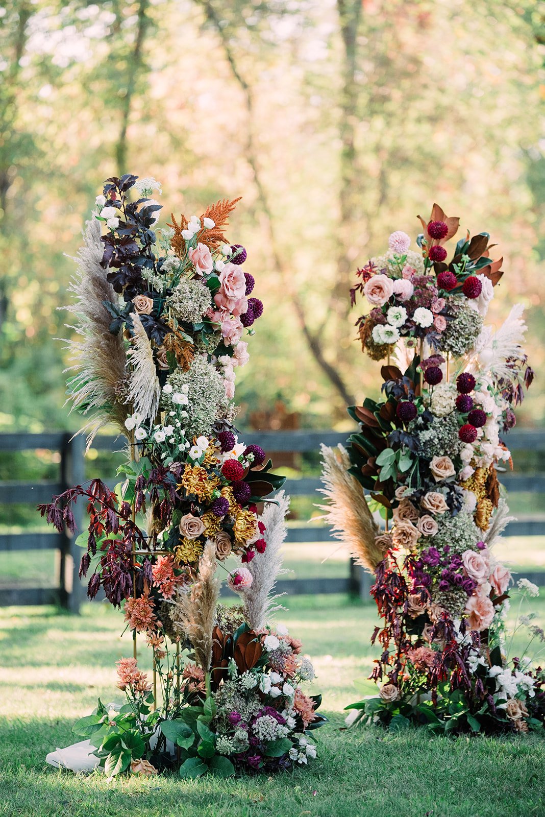 Robin Hills ceremony flowers