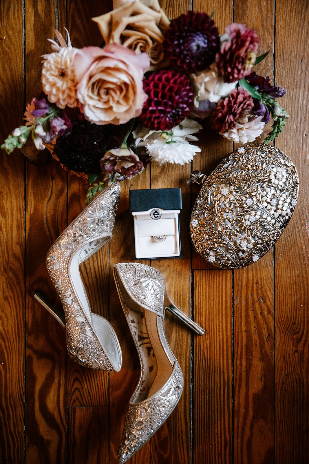 Bride's details shoes handbag bouquet
