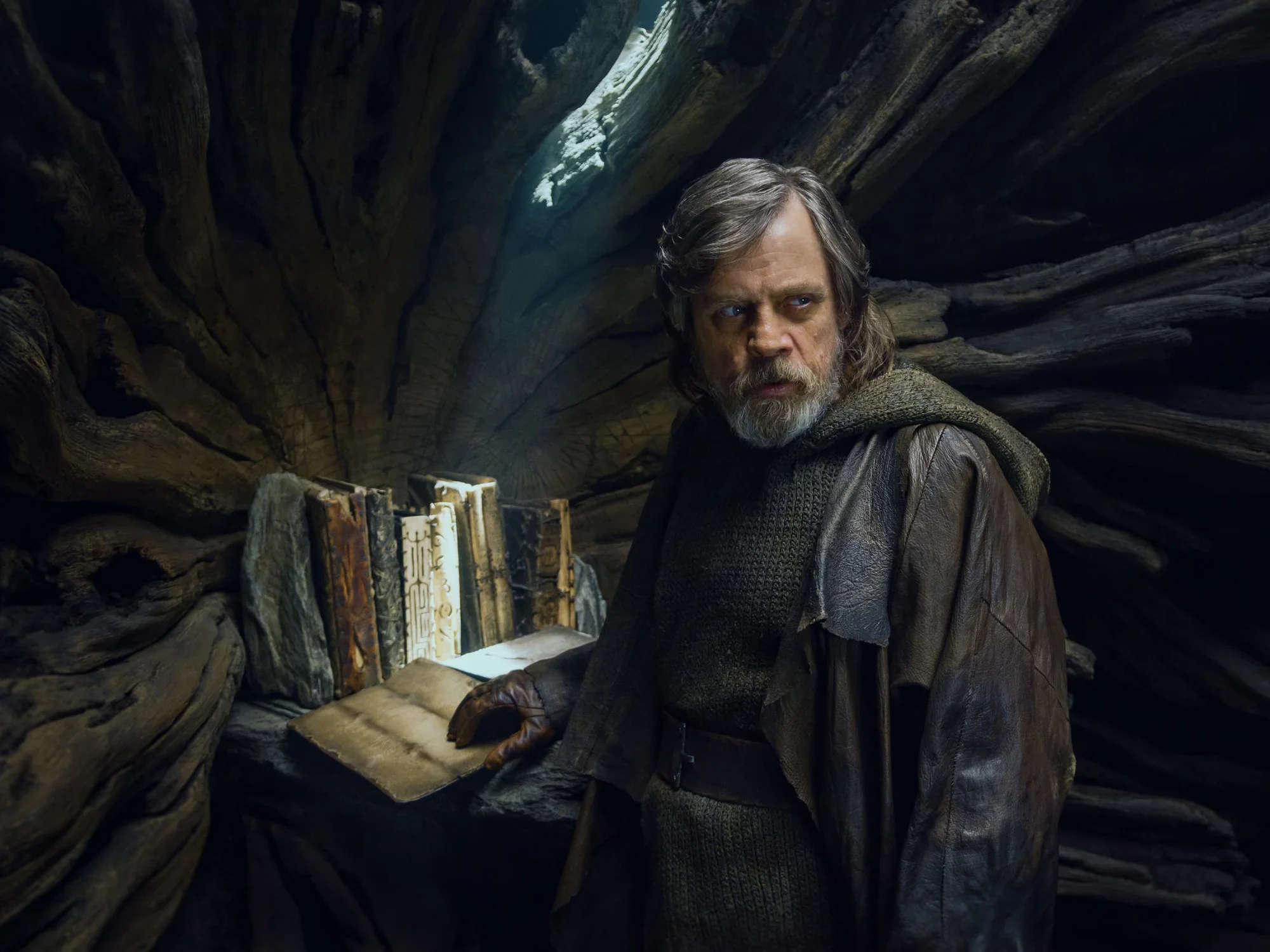 Star-Wards-The-Last-Jedi-film-review.jpg