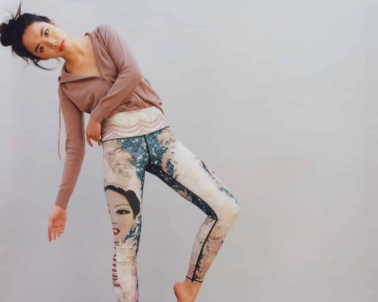 Pepper and Mayne Blush Cashmere Hoodie £260; Yoga Democracy Josephine Yoga Leggings £59. www.reve-en-vert.com