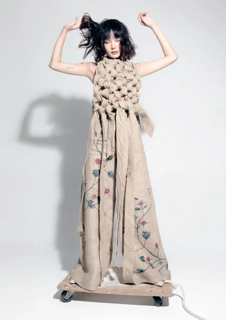 EcoChicDesignAward2017_FinalistFashionShoot_Indonesia_SarahDevinaSusanto_Photo-Credit-Wing-Shya.jpg