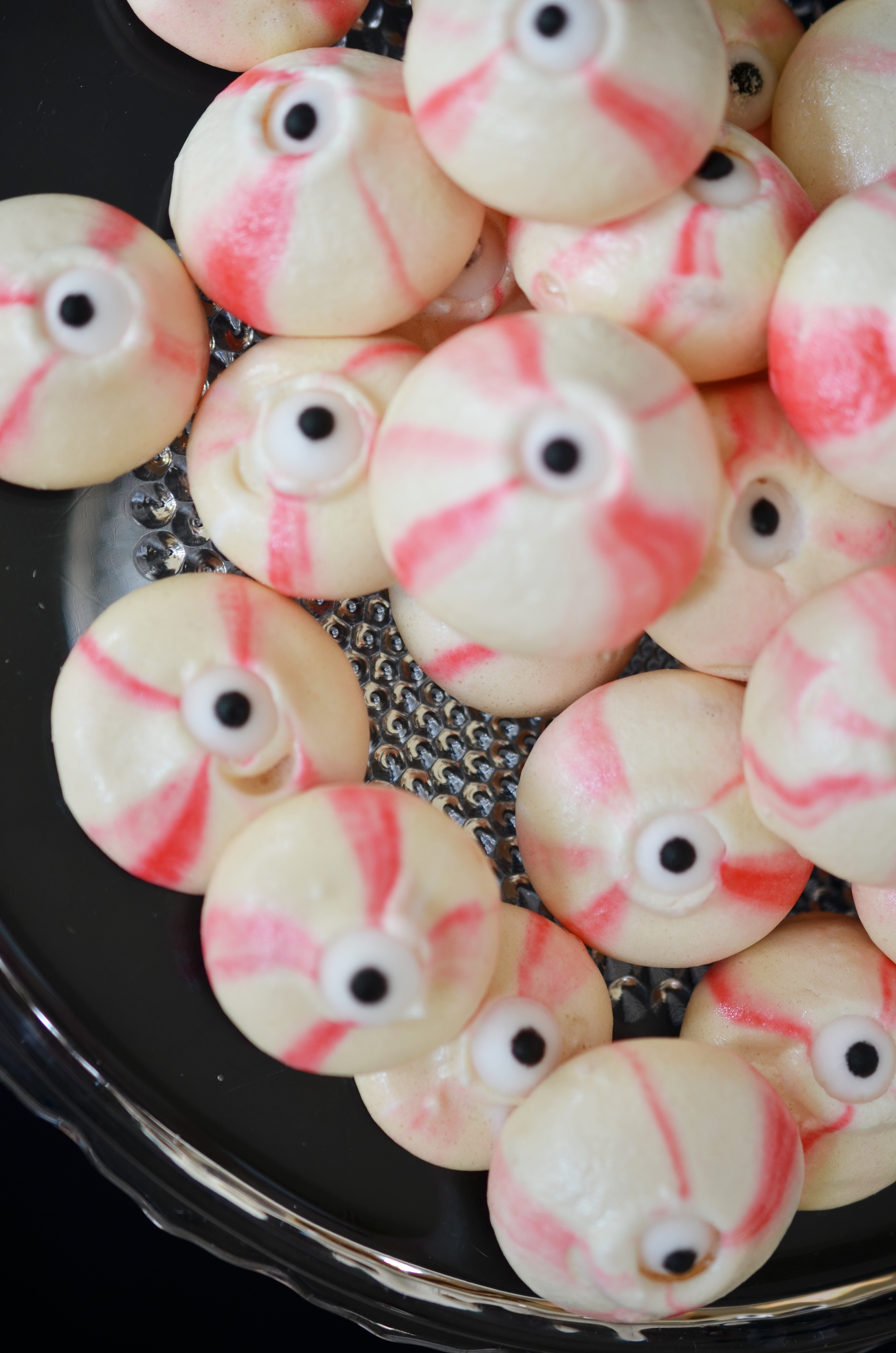 Eyeball Meringues