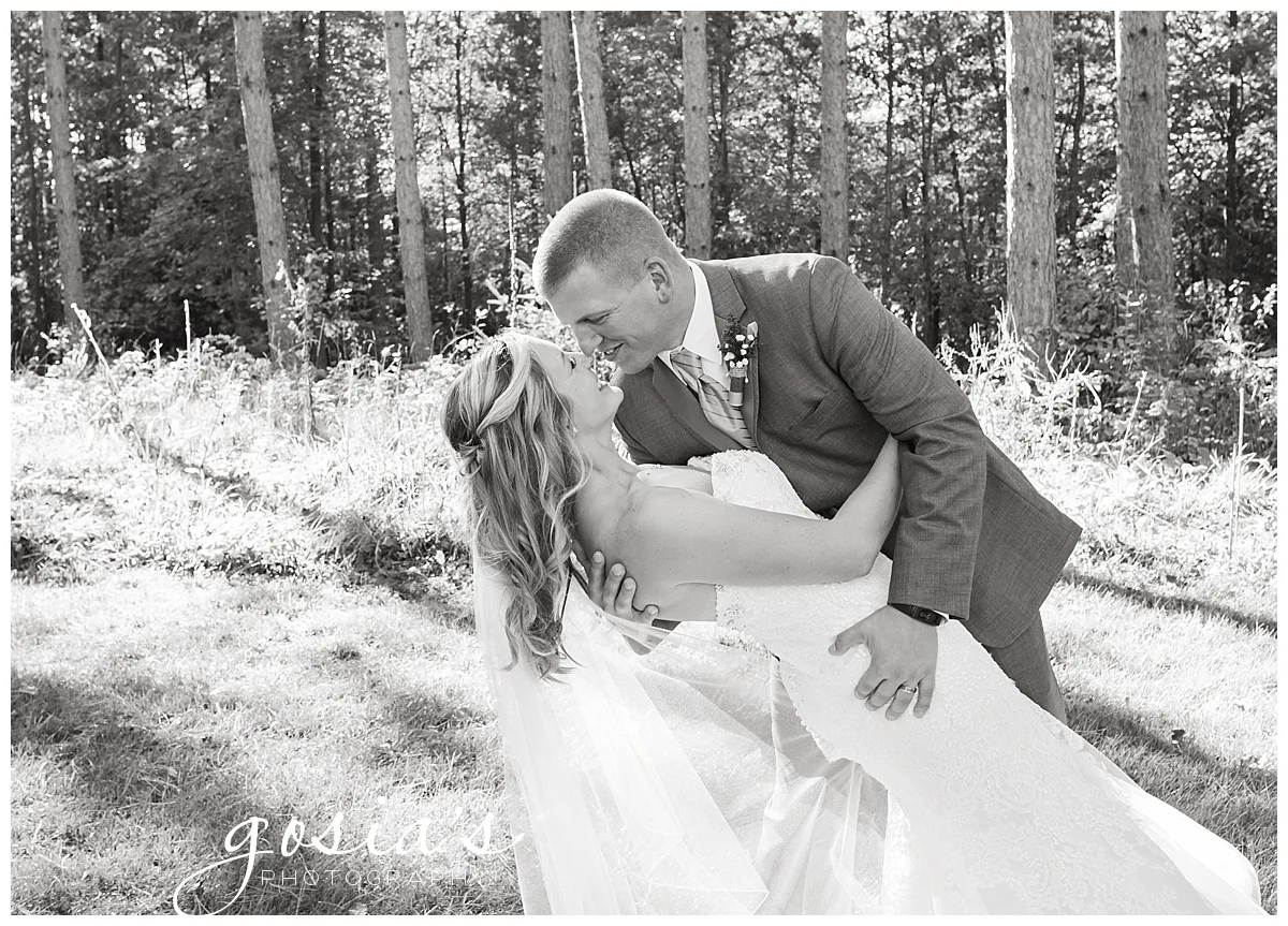 Gosias-Photography-Appleton-wedding-photographer-Clintonville-ceremony-reception-KI-Center-Green-Bay-_0001.jpg