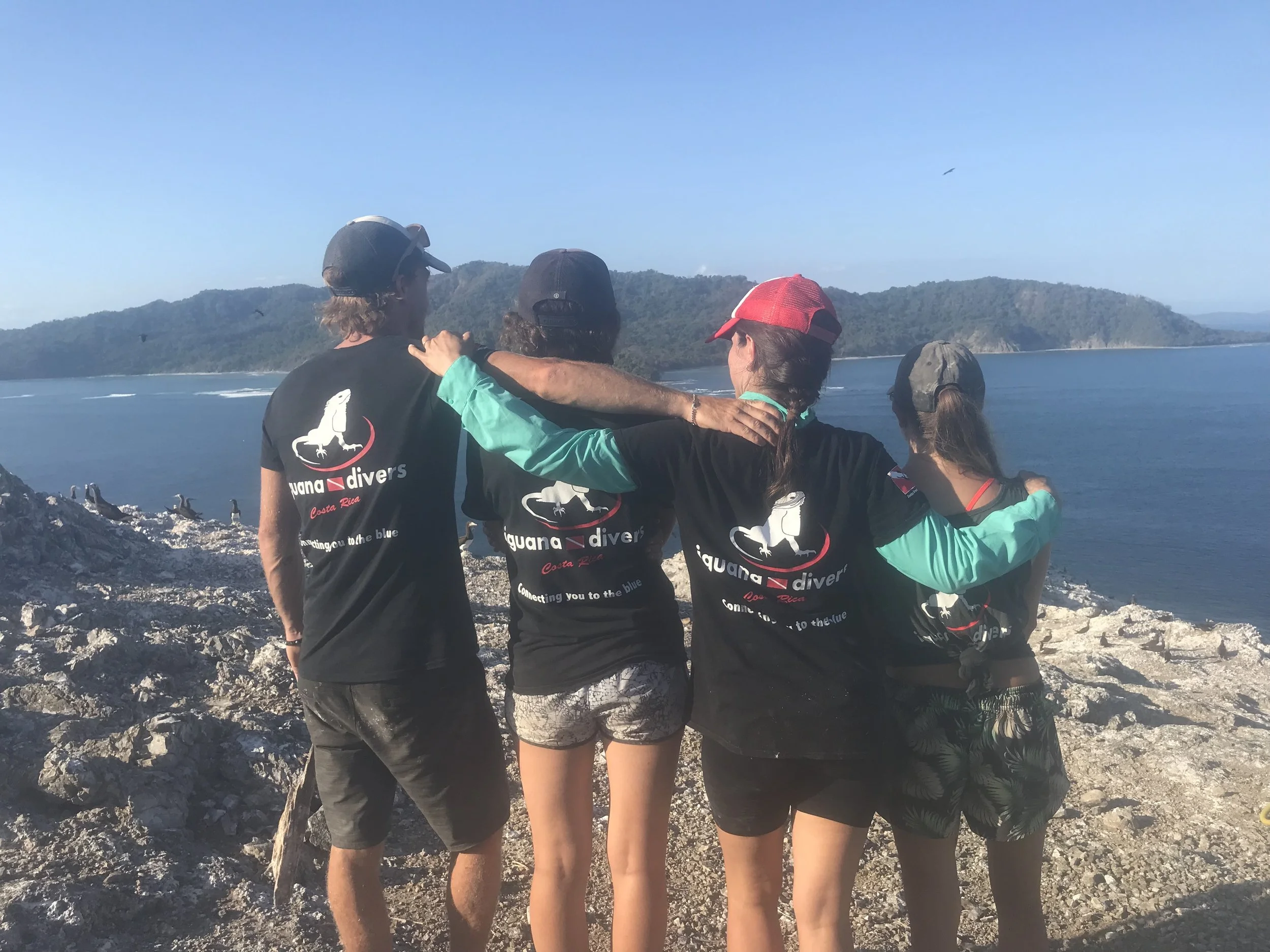 0122-Iguana Divers-Team.3.JPG