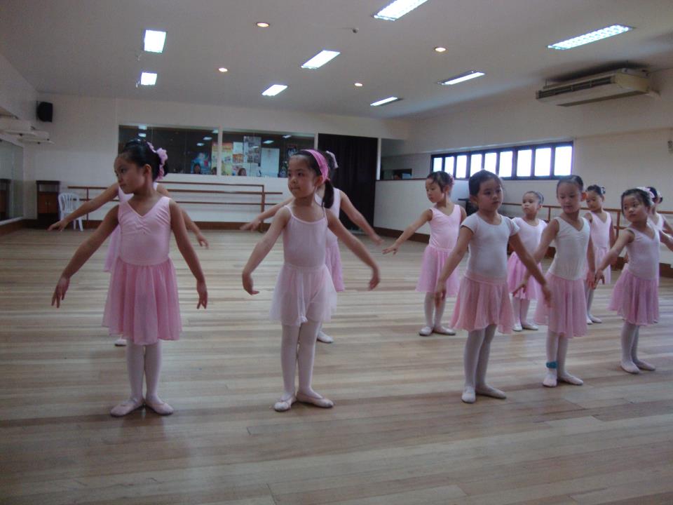 danspace1.jpg