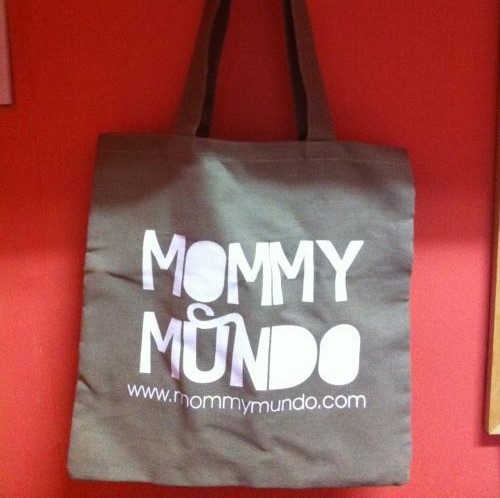 Mommy Mundo tote bag