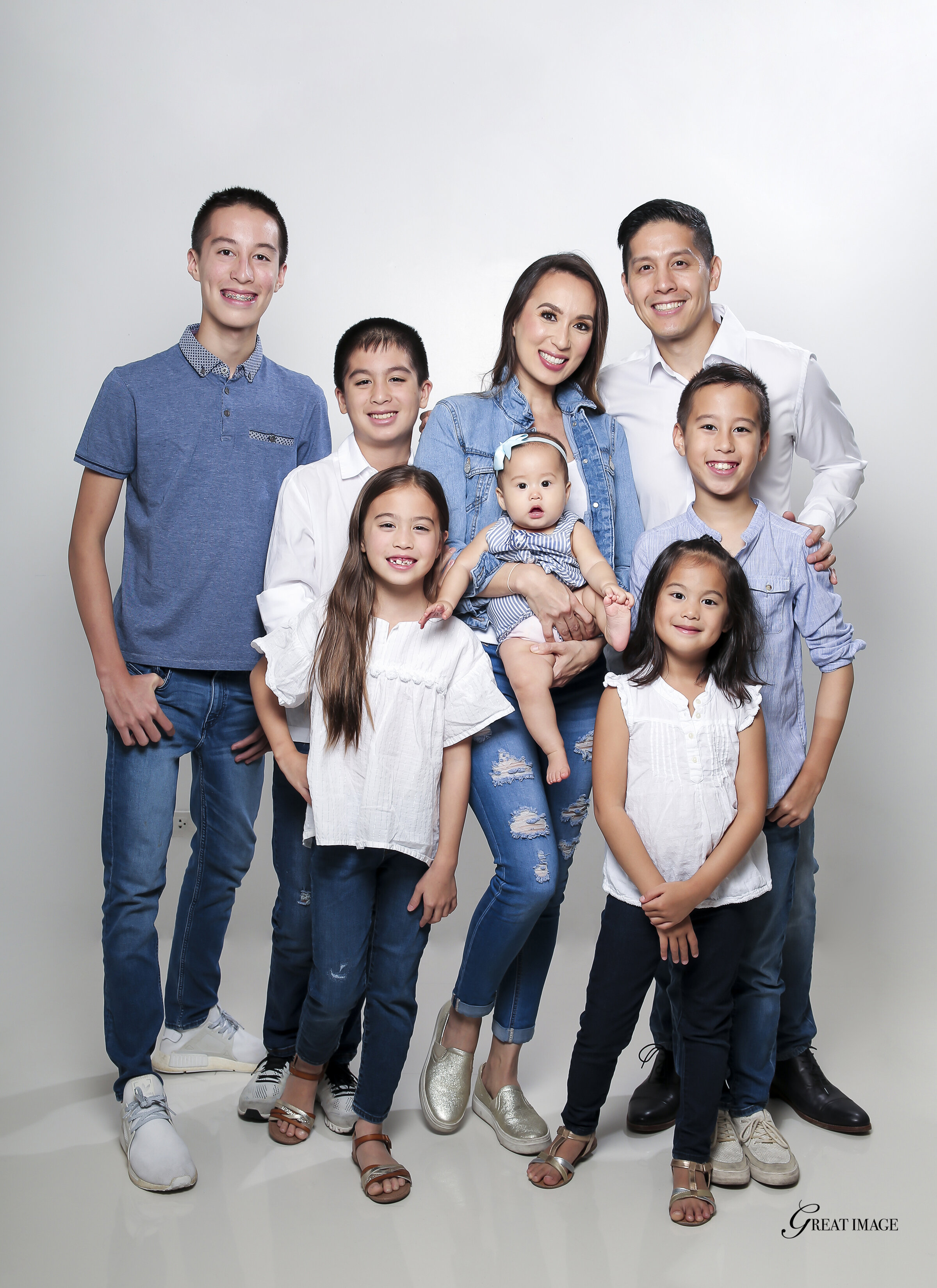 Edric Mendoza and his family.