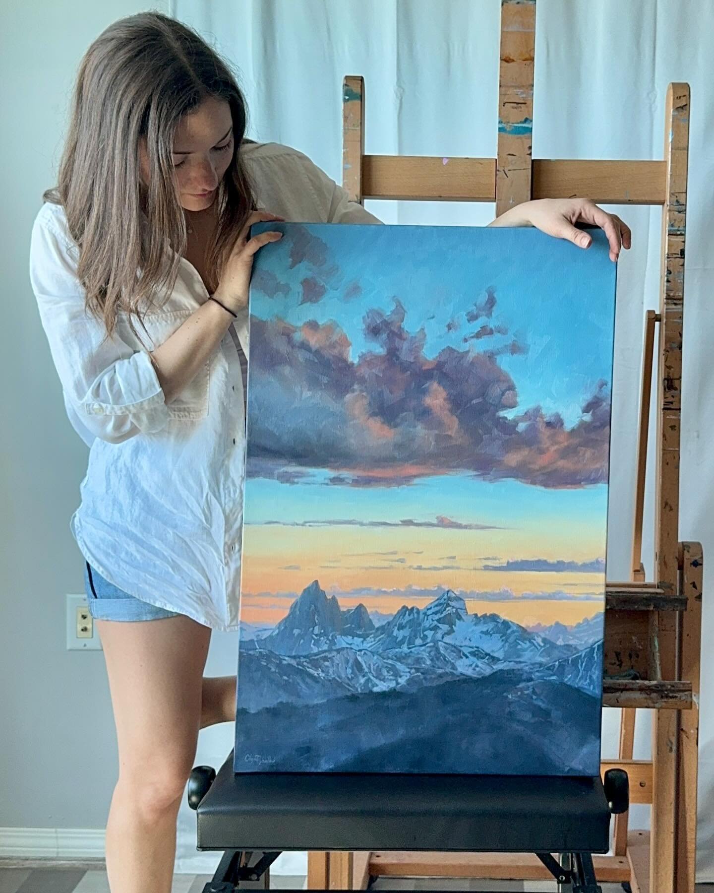 🌅 Here&rsquo;s how this painting &ldquo;Echoes of the Sunset&rdquo; came to life. Check out the progress shots to see the different stages from start to finish. 

Oil on canvas, 30&rdquo;x20&rdquo;. 

#BehindTheBrush #SunsetPainting #ArtisticProcess