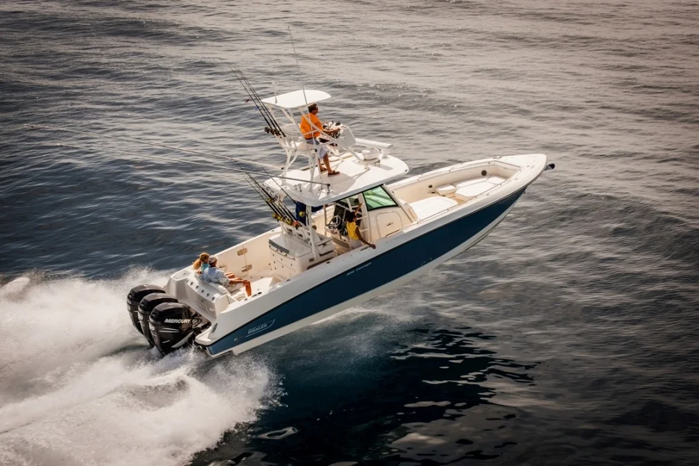 Boston-Whaler-330-Outrage-Gallery-5.jpg