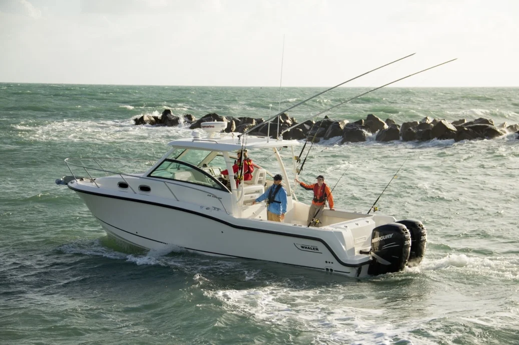 Boston-Whaler-315-Conquest-Gallery-Header.jpg