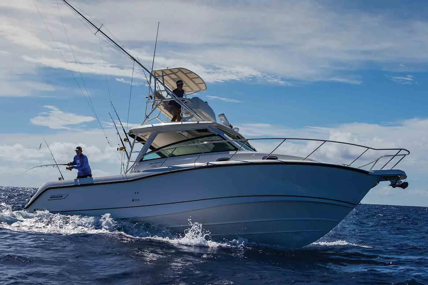 Boston-Whaler-345-Conquest-Gallery-3.jpg