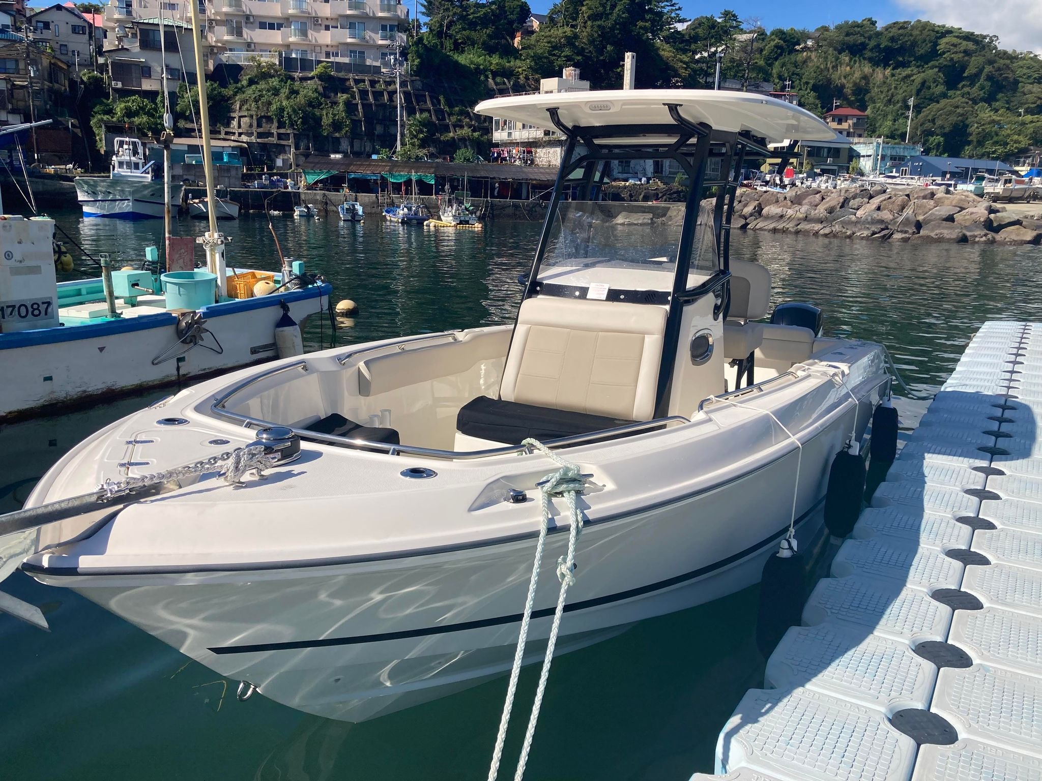 ボストンホエラー 230Outrage 試乗会のご案内 — Boston Whaler Japan ボストンホエラー 230Outrage 試乗会のご案内 — Boston Whaler Japan