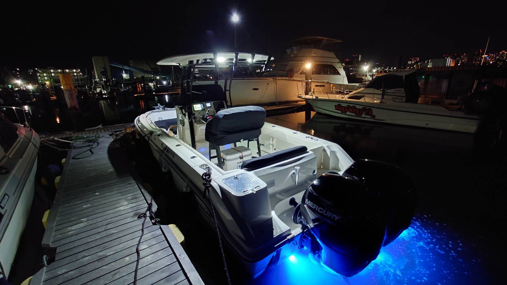 ボストンホエラー 230Outrage 試乗会のご案内 — Boston Whaler Japan ボストンホエラー 230Outrage 試乗会のご案内 — Boston Whaler Japan