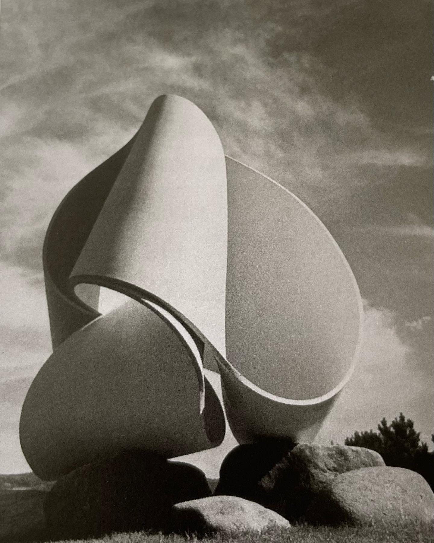 Enjoy some highlights from the 1949 exhibition Die gutes Form by Max Bill.

Sampled from Max Bill&rsquo;s View of Things by Lars M&uuml;ller Publishers.

1. Band with parallel edges; concave and convex spatial forms without delineation; Max Bill, Zur