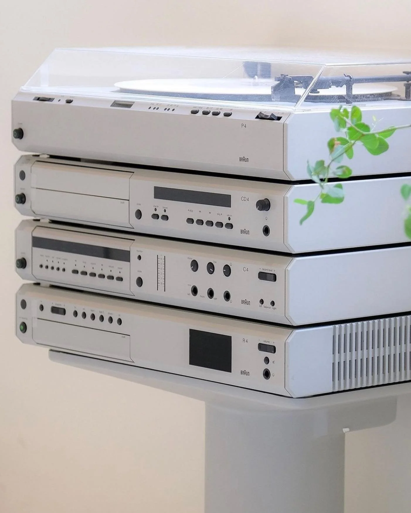 via @monolabor 

&bull;
&bull;
&bull;
#design #gooddesign #braun #dieterrams #germandesign #braunatelier #productdesign #industrialdesign #interiordesign #designinspiration #designdaily #ken #naotofukasawa #jaspermorrison #supernormal #everydaythings