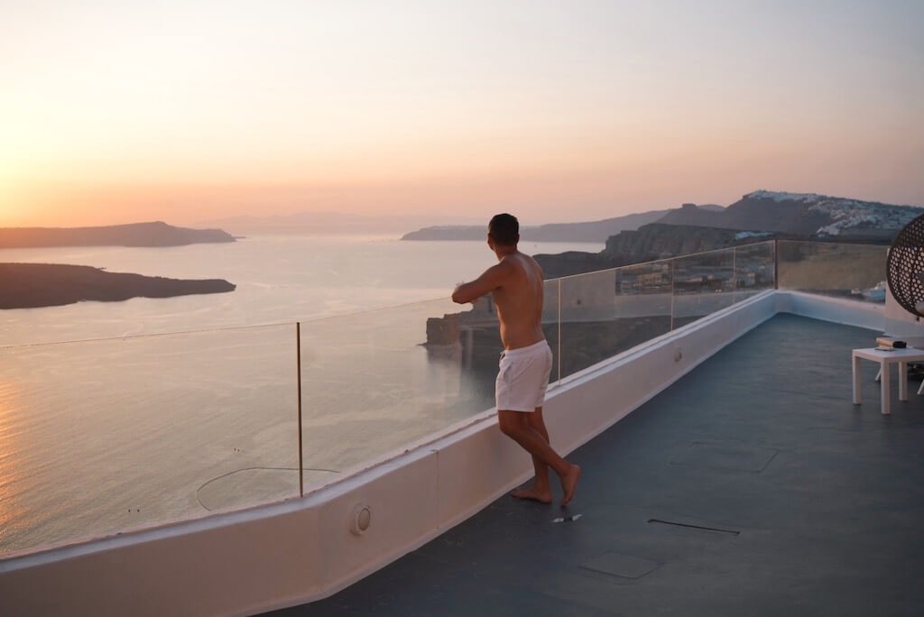 Hotel Review: Symphony Suites Santorini