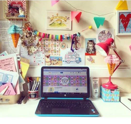 Desk.jpg