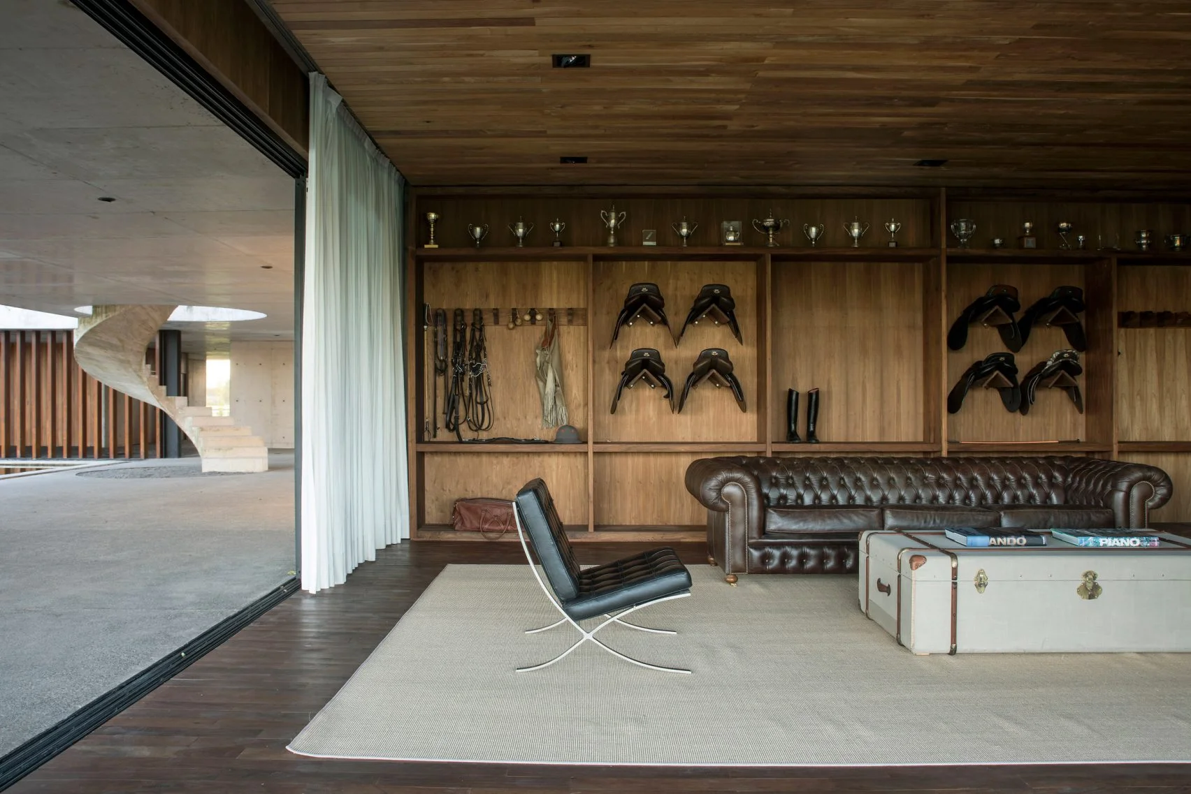 figueras-polo-stables-estudio-ramos-architecture-public-and-leisure_dezeen_2364_col_24-1704x1137.jpg