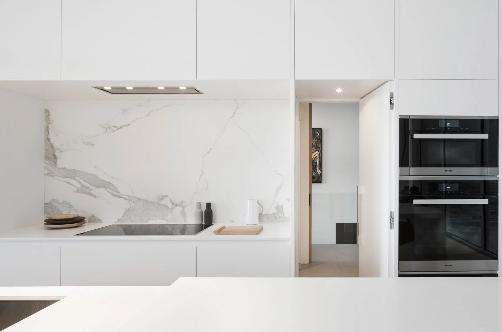 slender-house-mu-architecture-quebec-canada_dezeen_2364_col_8-1704x1128.jpg