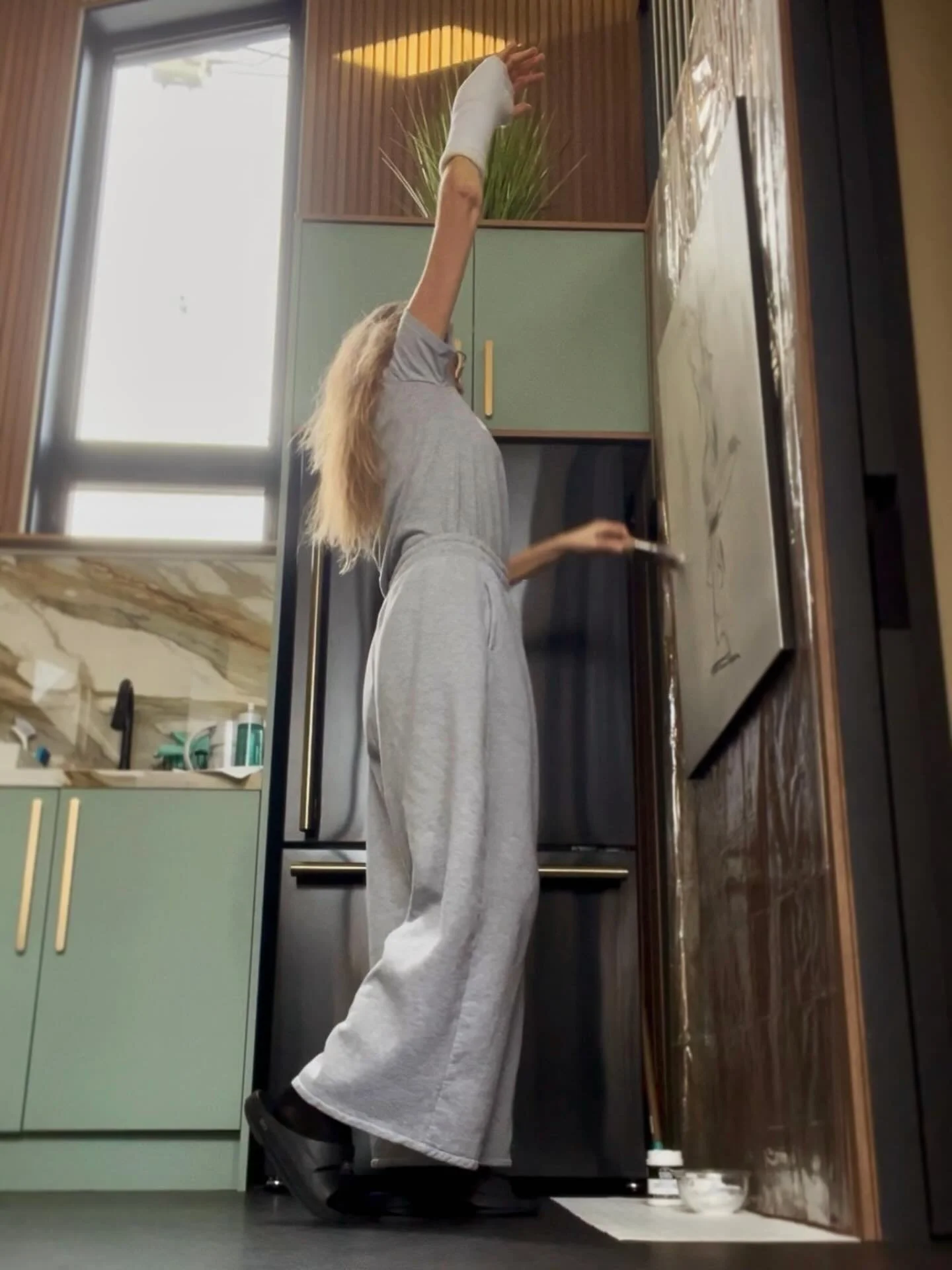 2026

Xpressive Love 

acrylic on canvas in flow🗽

#ikona #artist #love #studio #art