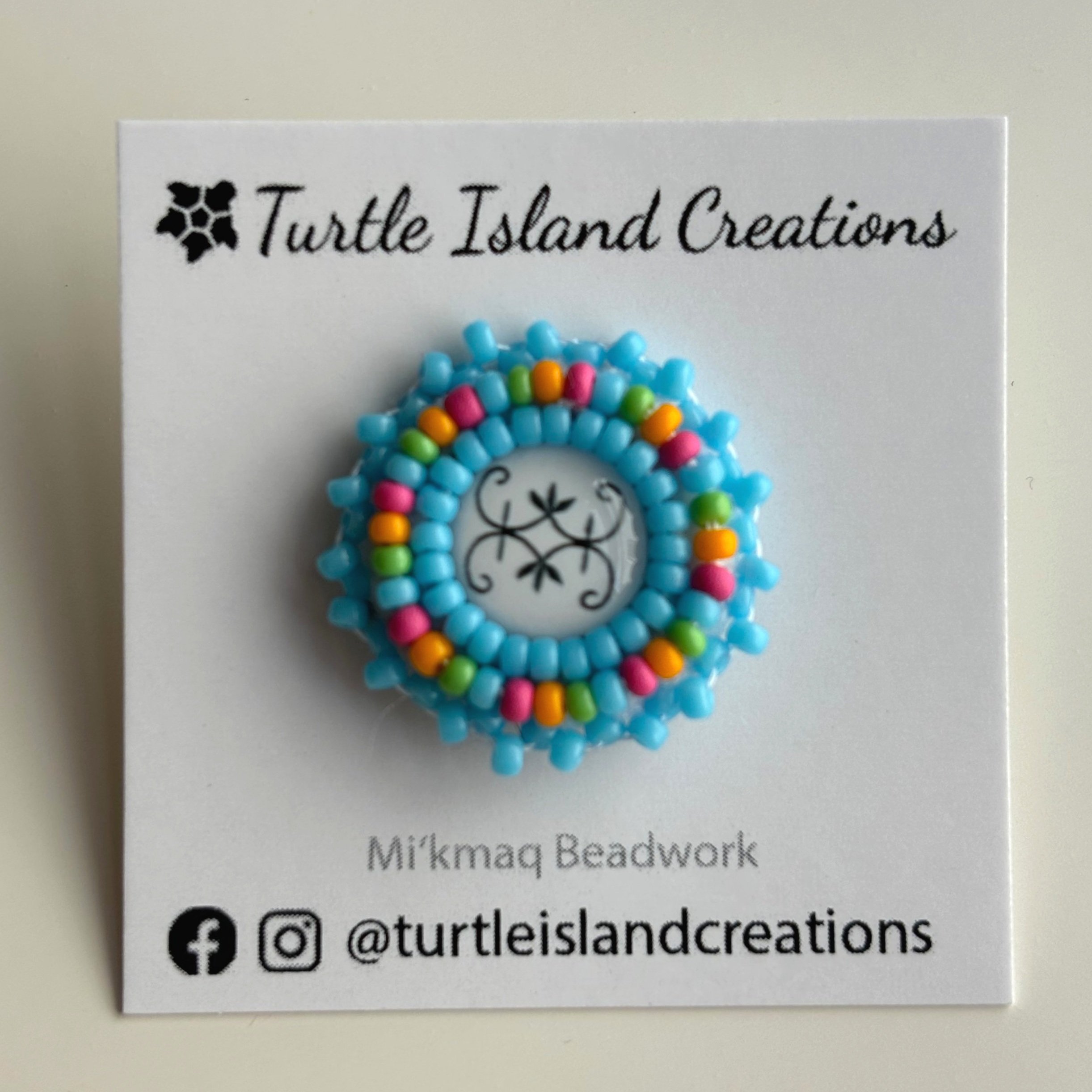 Mini Pin - Double Curve Motif