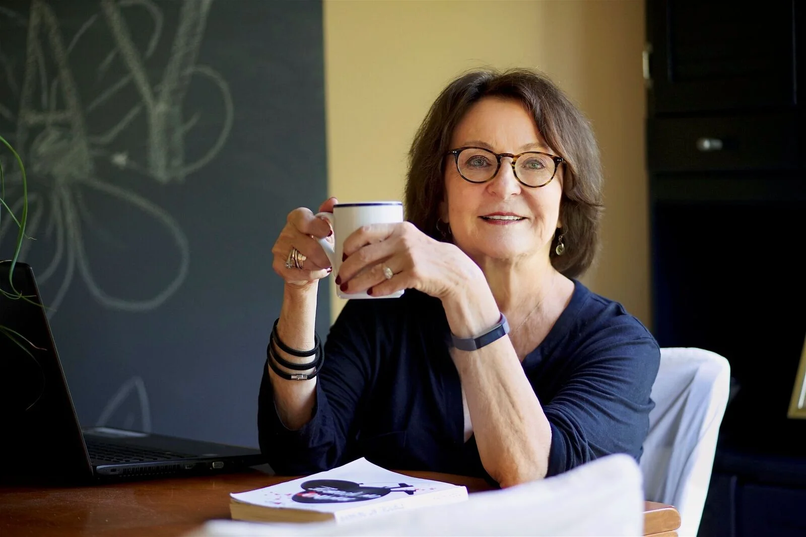 Kathi Reed Author Bio| Mystery & Comedic Crime Novelist