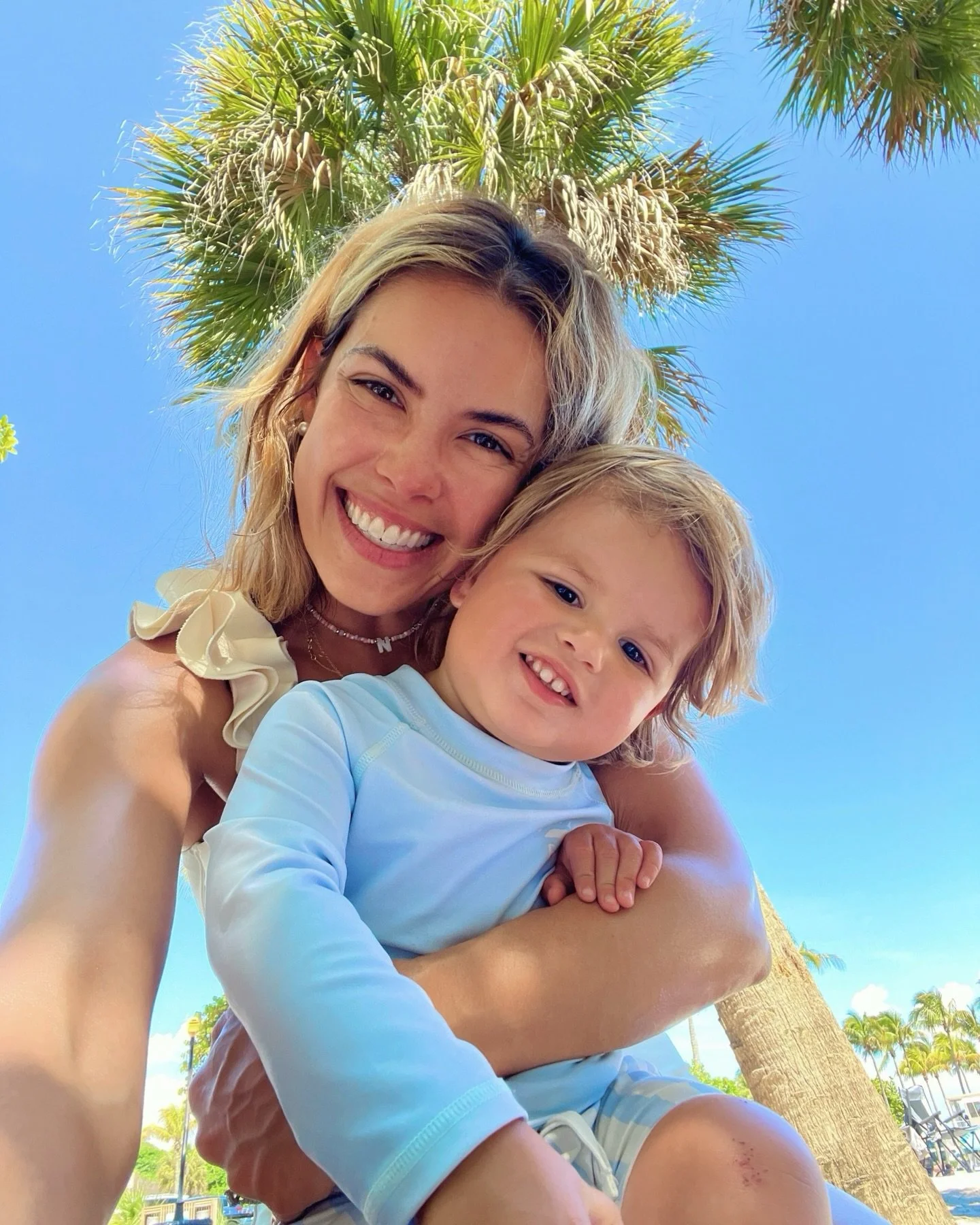 ☀️🦀🏝️⛱️April in the Sunshine State
.
#mamasboy #springinflorida #familymoments