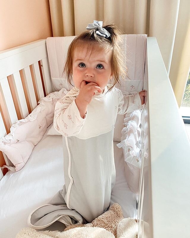 💤 Ottilie&rsquo;s sleeping (and mine for that matter) is not a subject I take lightly. This is the incredible sleeping bag she wears that I swear by! @littleearthbaby is a natural, non-toxic and biodegradable baby brand. What is incredible is that o