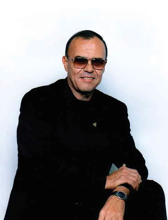 Ricardo_white.jpg