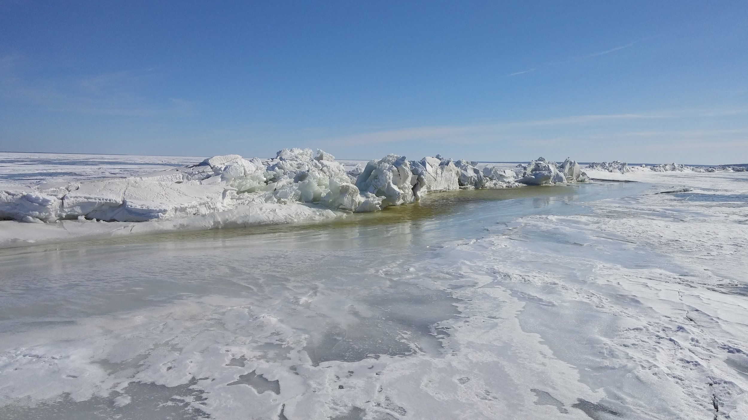 Pressure ridge after melt onset during the diurnal melt period