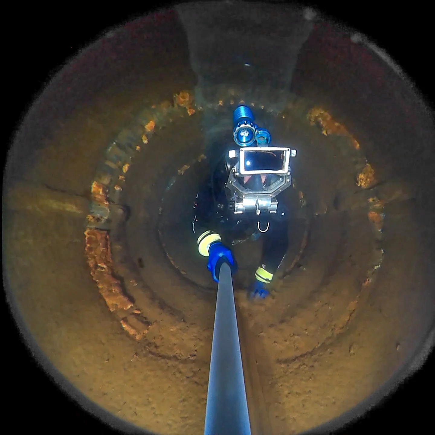 Industrial Selfie Stick for 42" tunnel