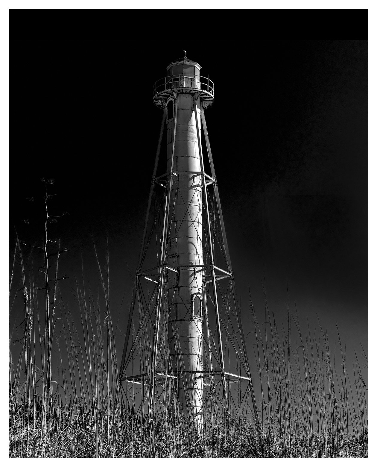 LVT 4x5 RES80 VERT WHT JMW-boca lighthouse.jpg