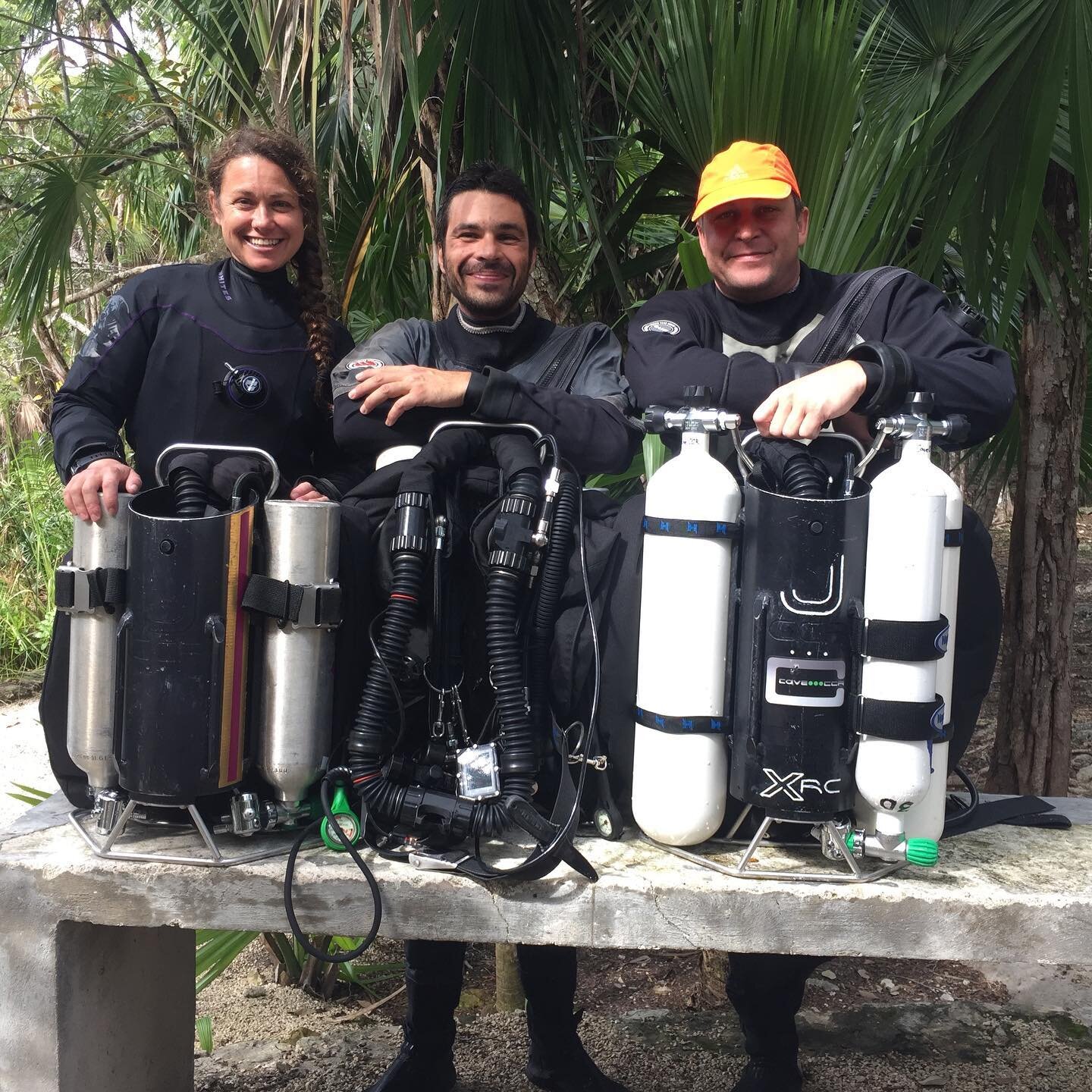 JJ-CCR rebreather cave diver training in Mexico Tulum playa del carmen.