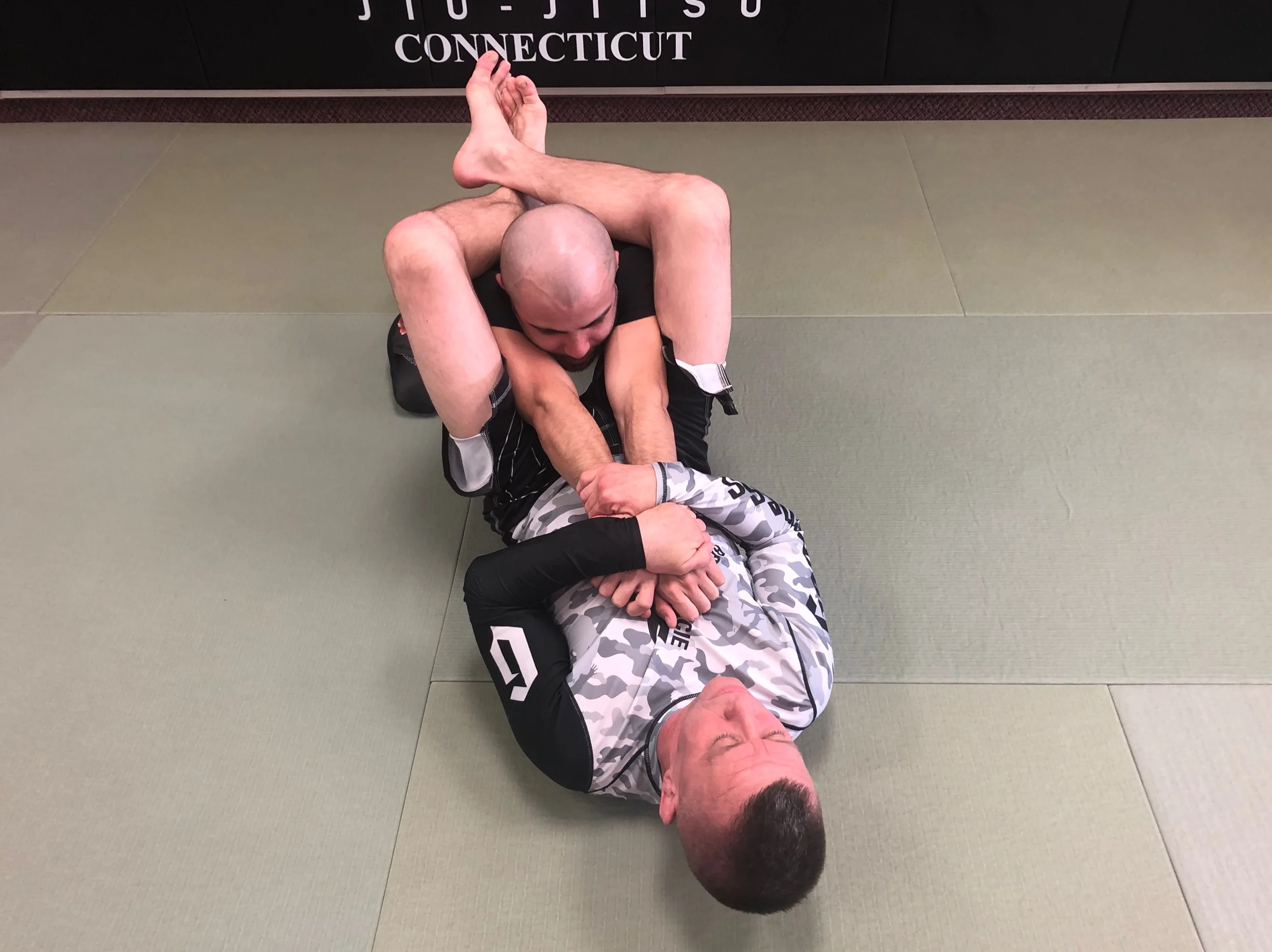 Double Arm Bar &amp; Crab Claw