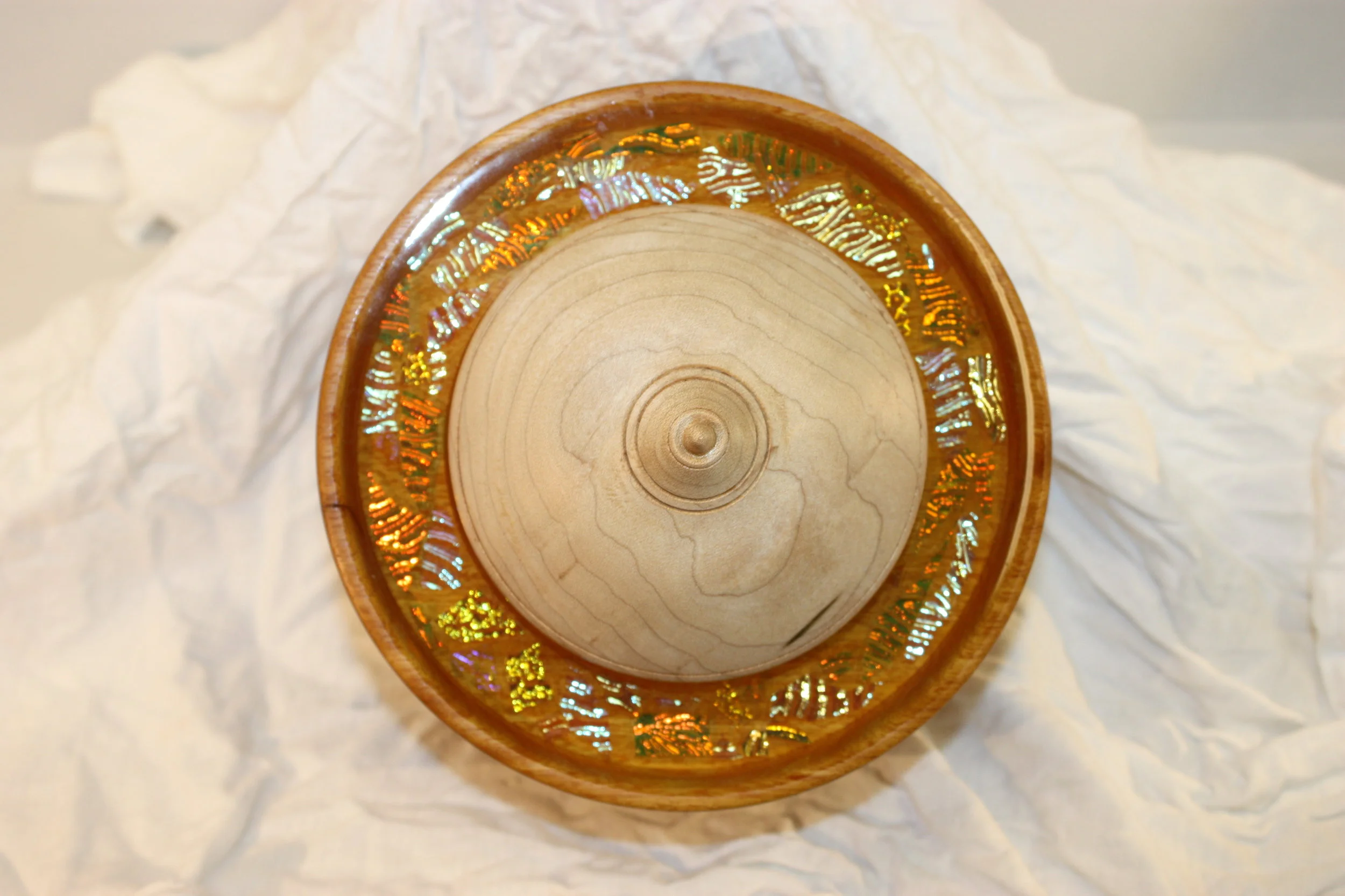 Cherry & Dichroic Vessel W/Lid   