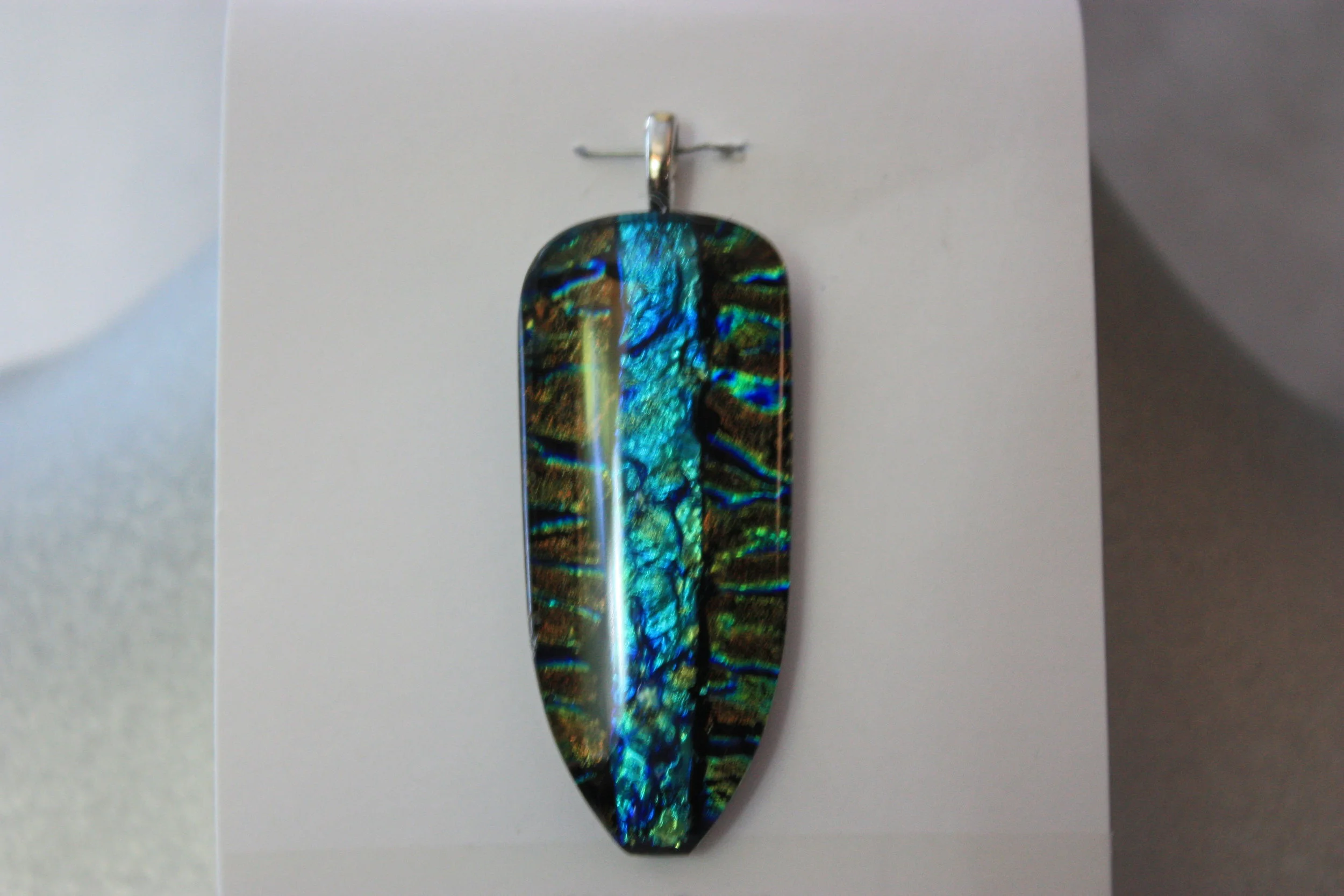 Dichroic Pendent Multicolor