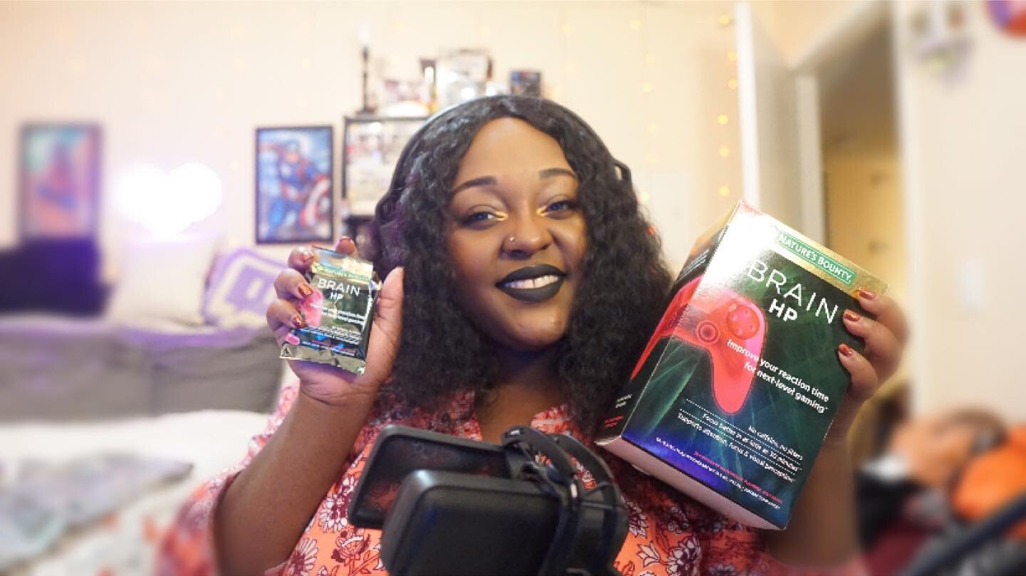 #NaturesBountyPartner 💚 Exciting news - @NaturesBounty JUST launched a new product with gamers in mind - #BrainHP! Brain HP has been amazing to use before gaming to really help me focus - which then keeps me cool during my matches! lol! It comes in 