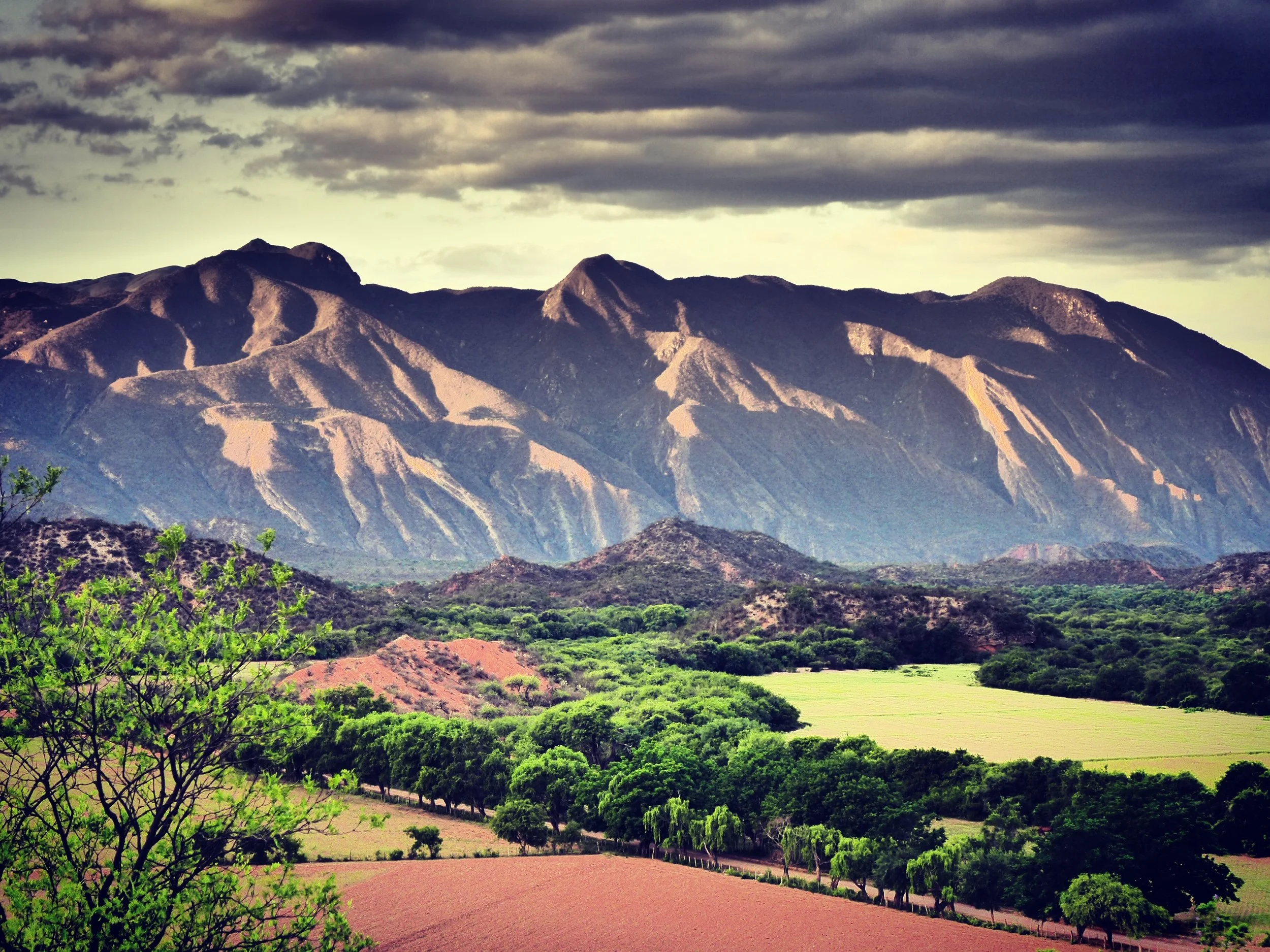 CV Mt Creston & Valley Floor - Copy - Copy - Copy - Copy - Copy - Copy.jpg
