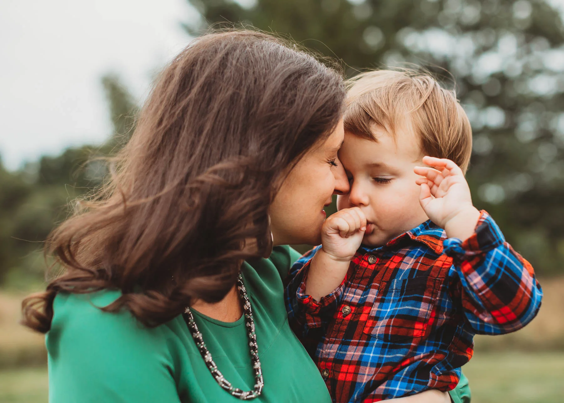 There are only so many weekends for fall family photos! The best way to snag a date with a great Boston family photographer is to PLAN AHEAD. Get in touch as soon as you have a date in mind and make sure it’s solidly set in your calendar.