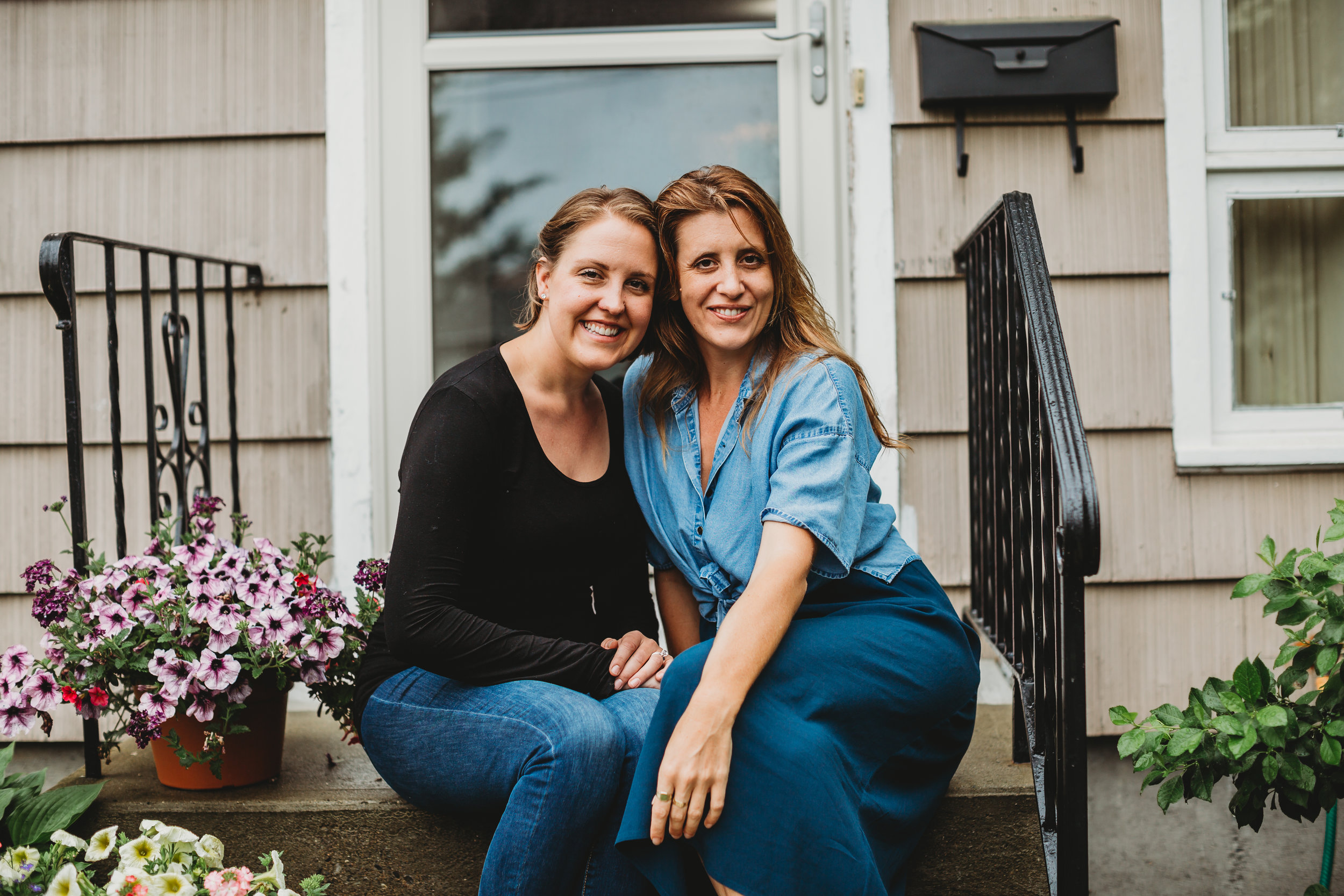 Sisters at the Boston Family Reunion | Massachusetts Photographer