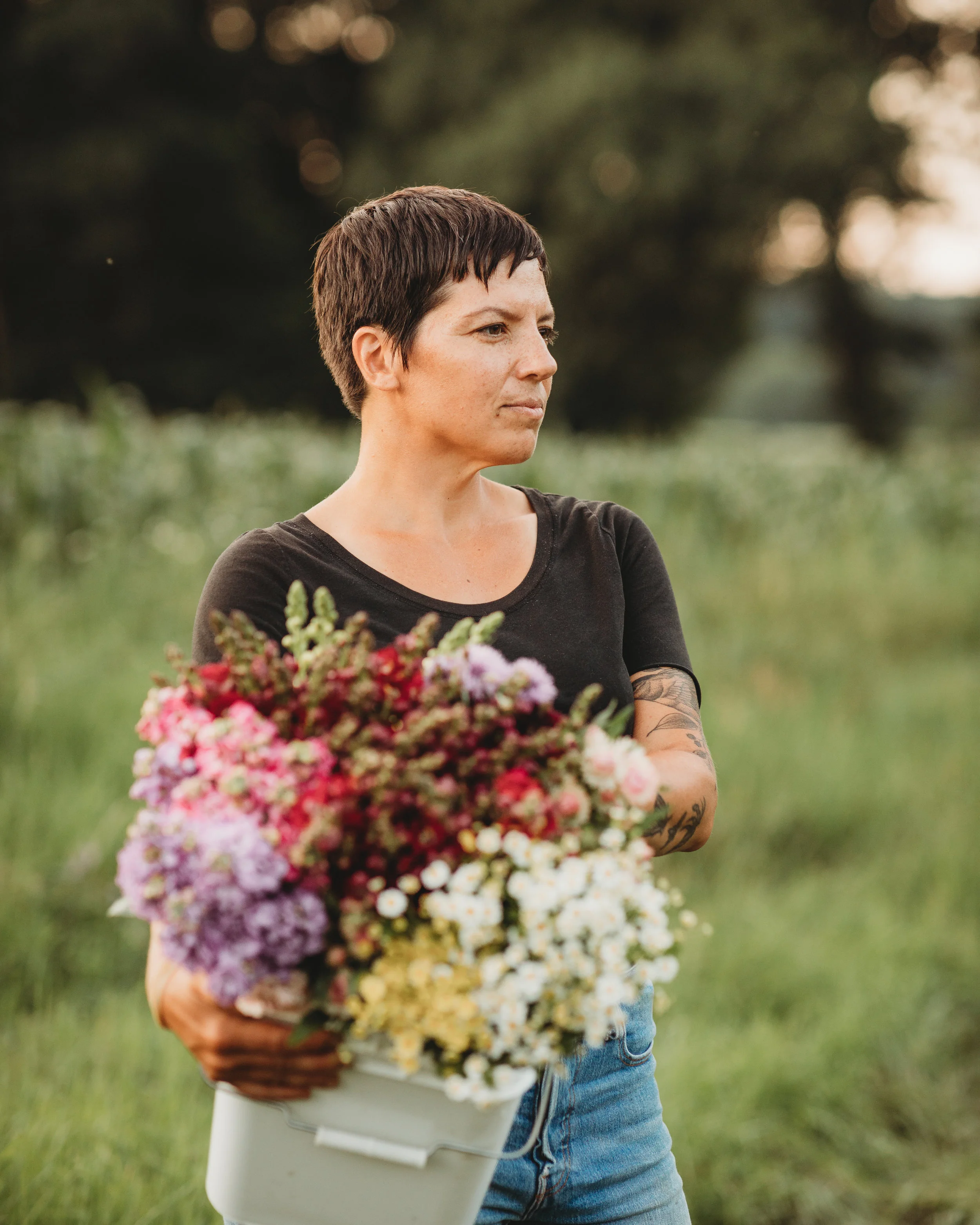 field-edge-flowers-boston-lifestyle-branding-photographer-joy-leduc-5.jpg