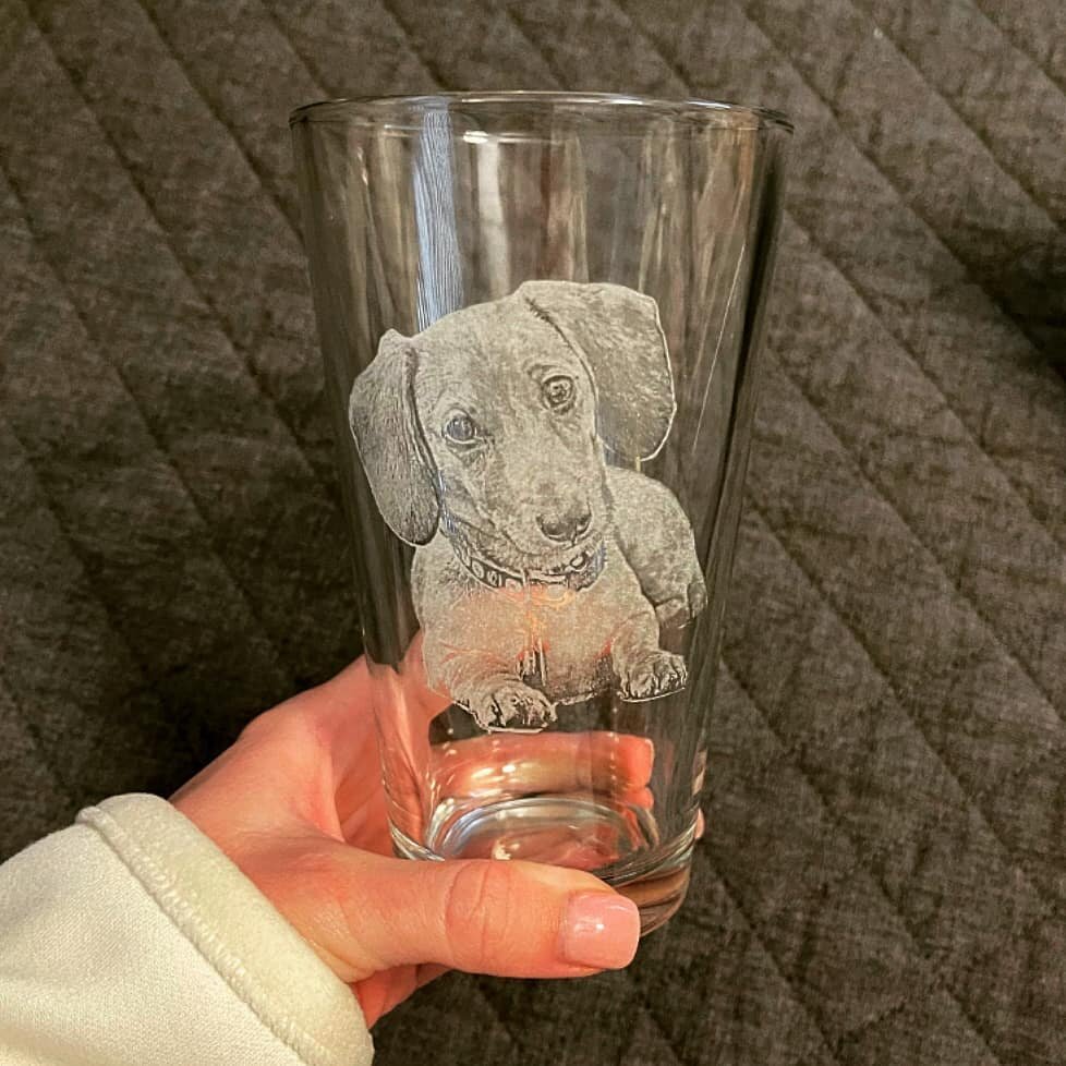 Mother's day is coming up. 
[SHOP LINK IN BIO]
.
.
.
#etsy #etsyshop #mothers #mothersdaygift #mothersday #mothersdaygifts #mothersdaygiftideas #shopetsy #shopsmall #americanmade #etchedglass #engraved #portraitphotography #portrait #familymemories #