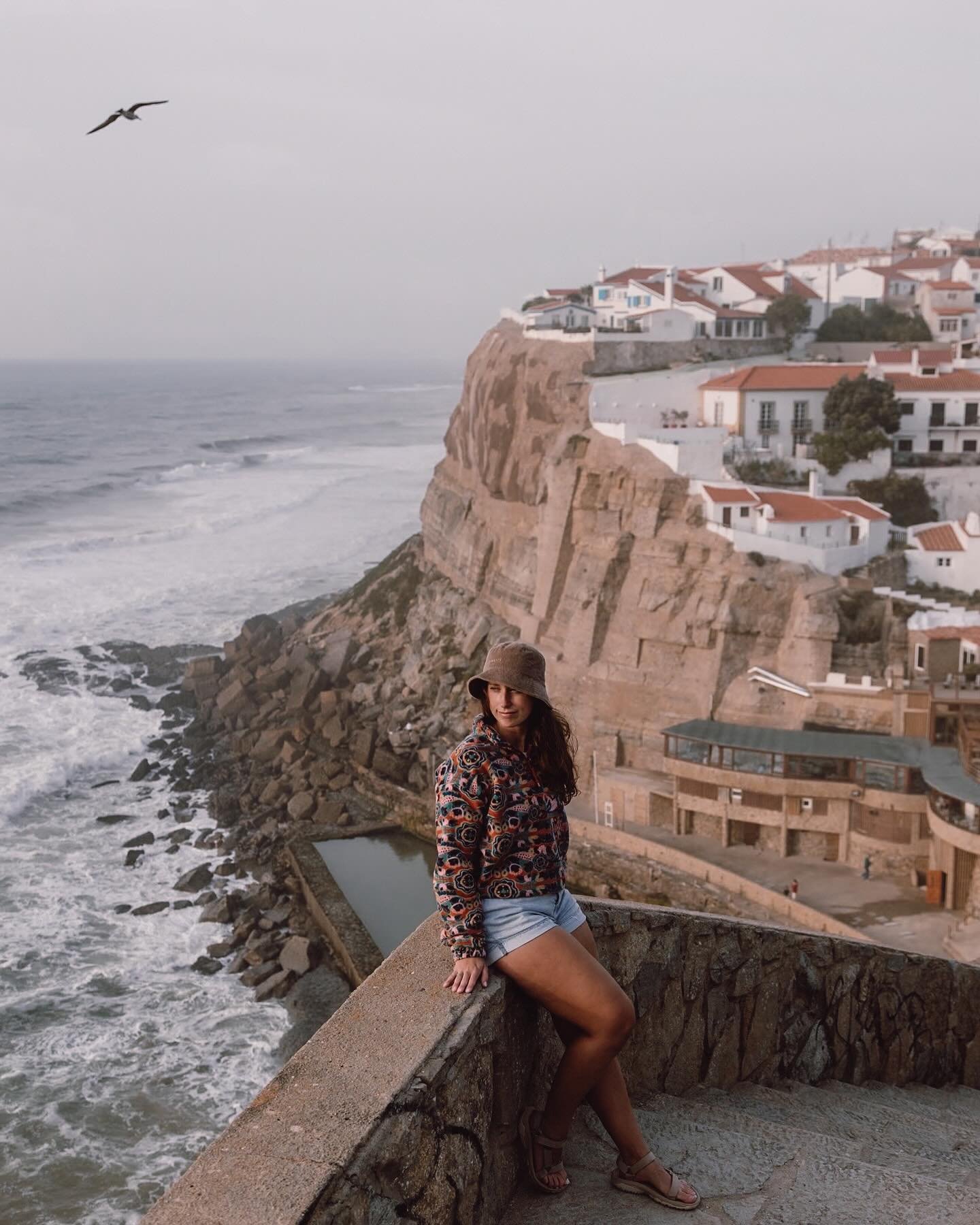 We love Portugal and we recently returned to wander the streets, eat good food and feel the ocean breeze!

Some of our favourite places include, Lisbon, Cascai, Sintra and the surrounding beaches 😍

We have many travel guides for Portugal and you ca
