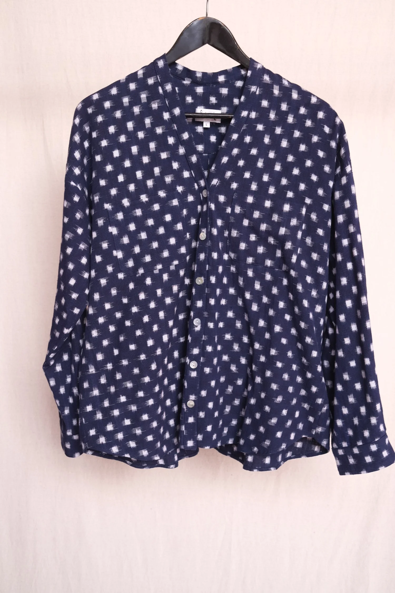 SAM shirt in the navy ikat fabric - L