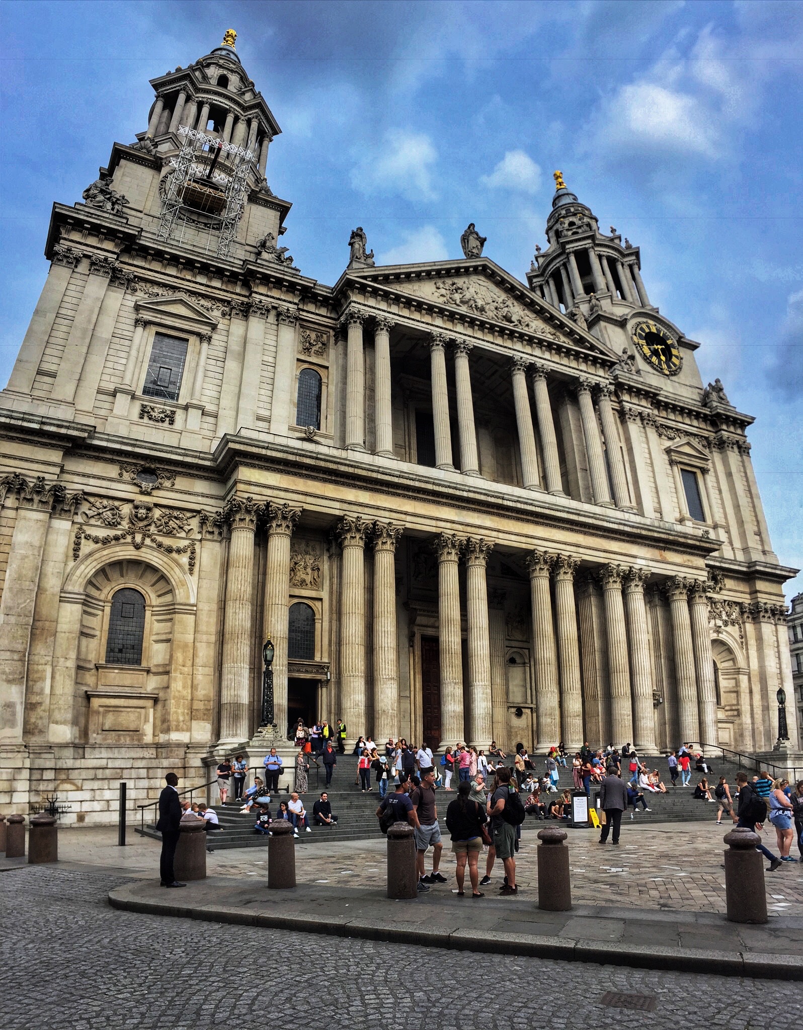 The impressive St. Paul's cathedral. 
